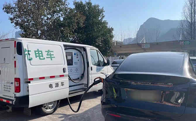 萝北汽车搭电