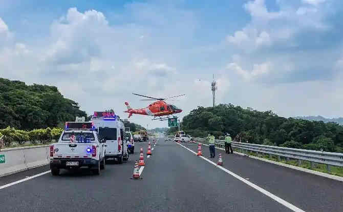 萝北高速公路汽车救援案例